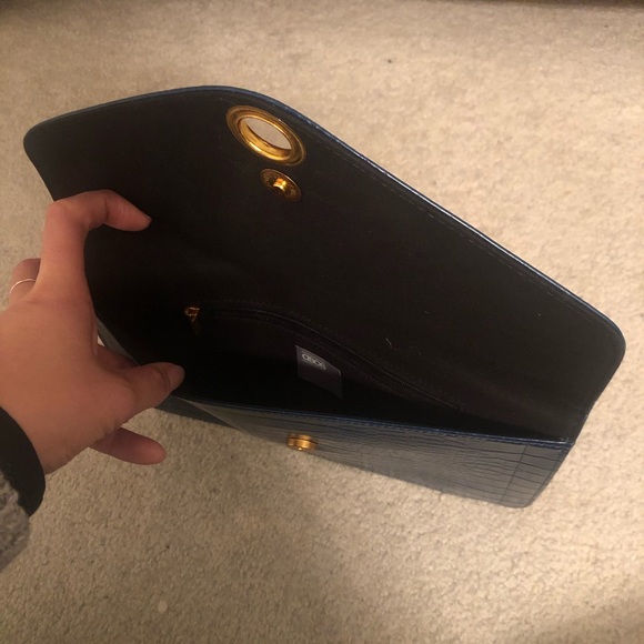 Faux leather clutch - Picture 3 of 4